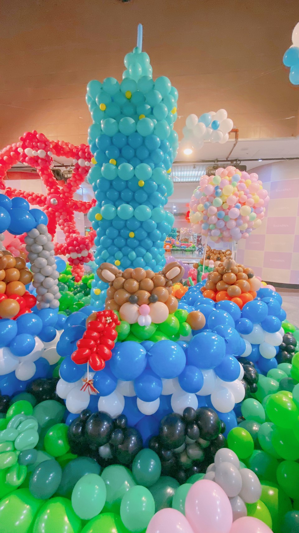 台北地下街樂不思鼠新年氣球展