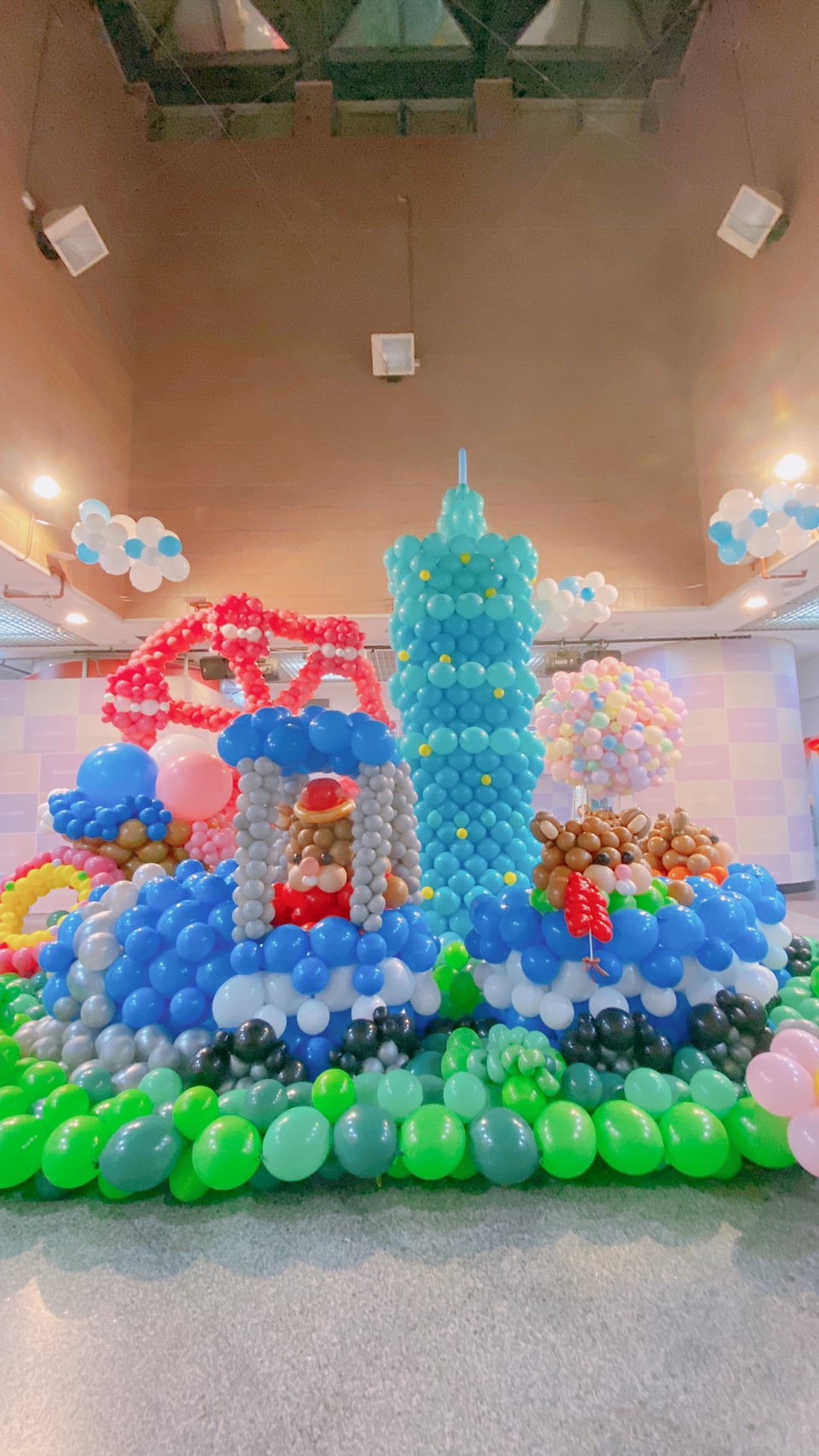 台北地下街樂不思鼠新年氣球展