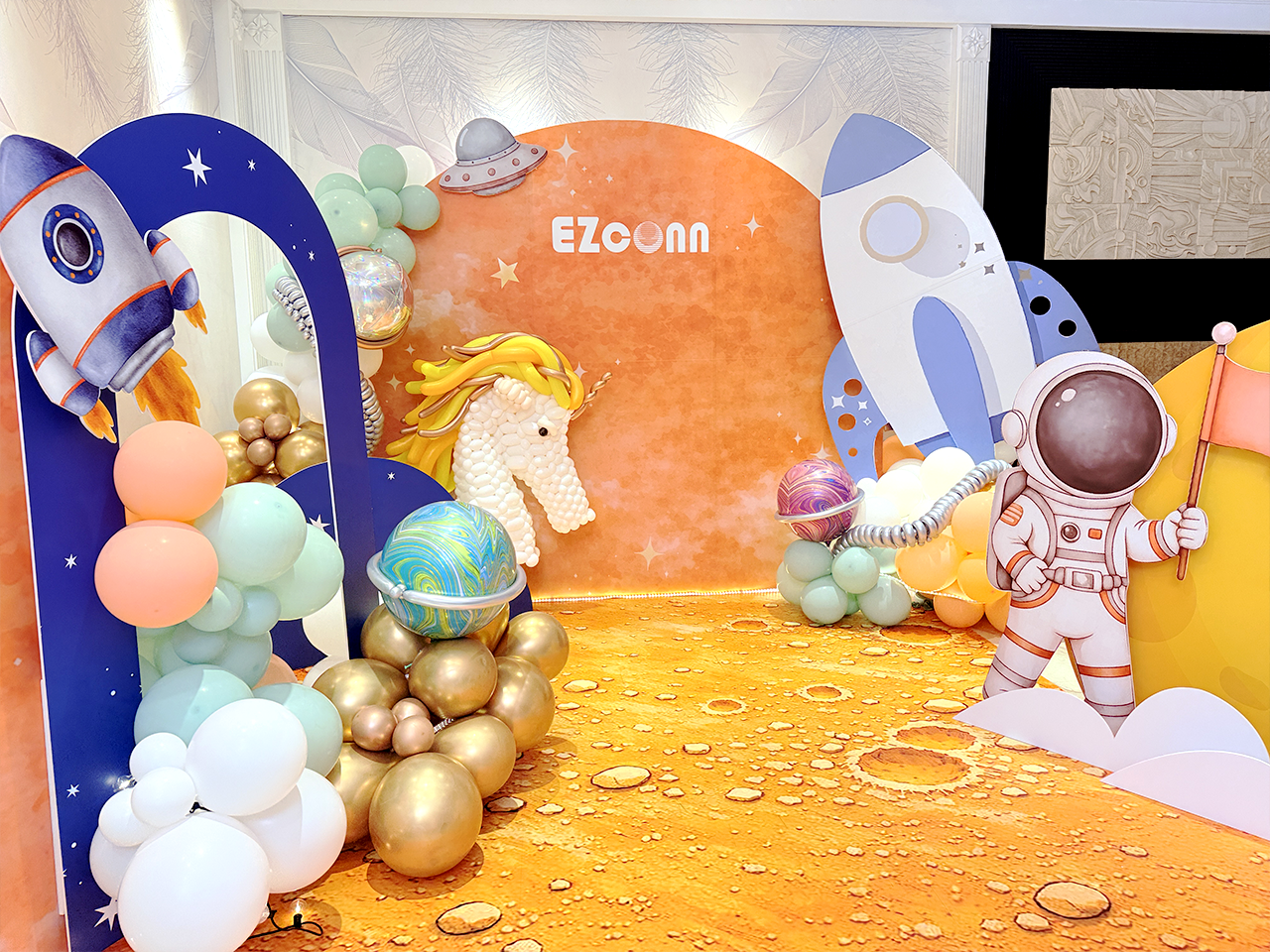 光紅建聖 太空馬年主題