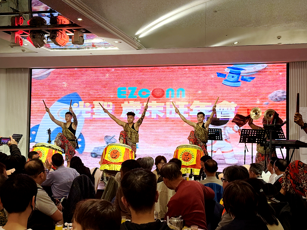 光紅建聖 太空馬年主題