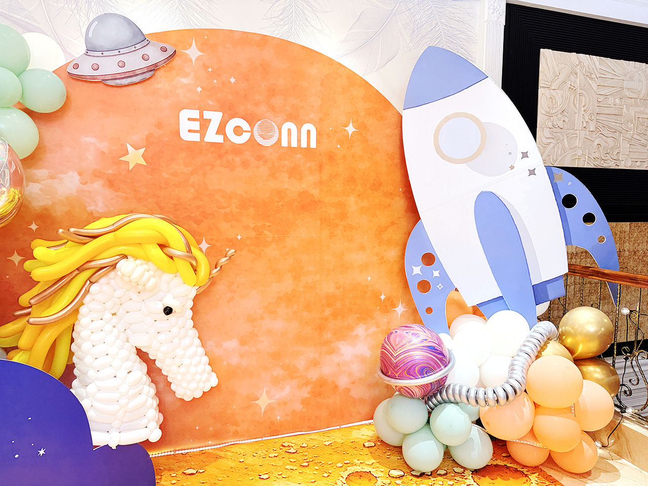 光紅建聖 太空馬年主題