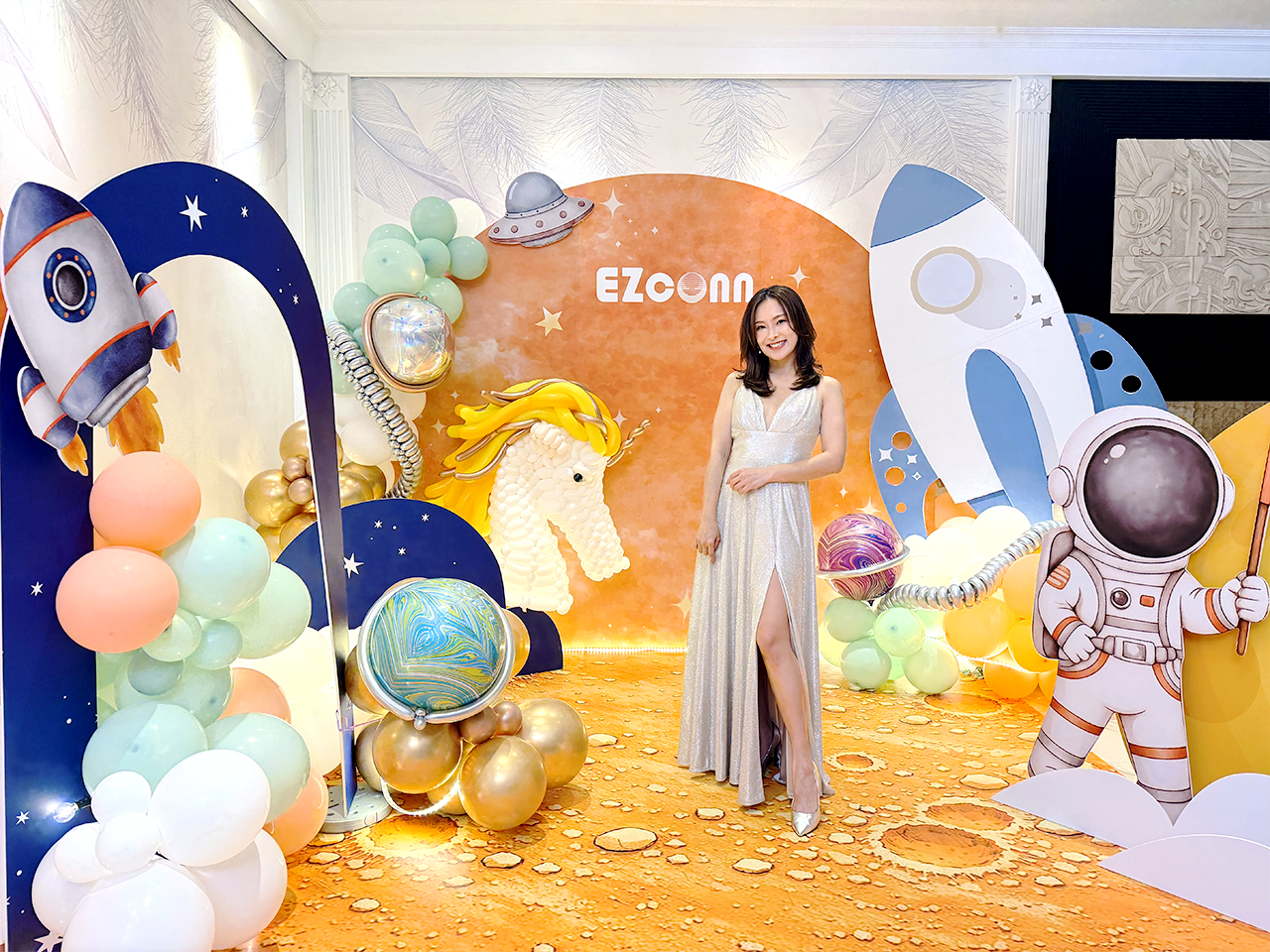 光紅建聖 太空馬年主題